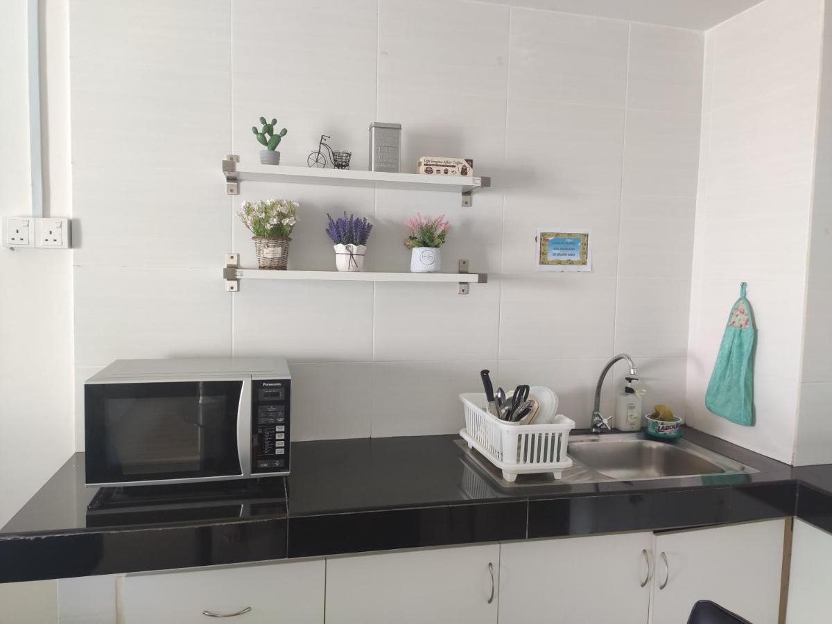 Dperdana -Dinies Pool,Wifi, Centre Of Kota Bharu, 4-5 Pax Apartment ภายนอก รูปภาพ